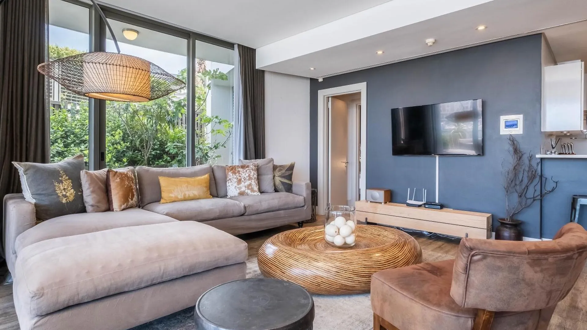 Mountain Marina Luxury Apartments Cape Town 0*,  Güney Afrika
